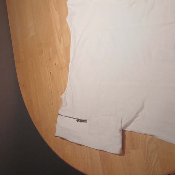 Woman's "Micheal Korrs" short-sleeved sweater - Picture 9 of 11